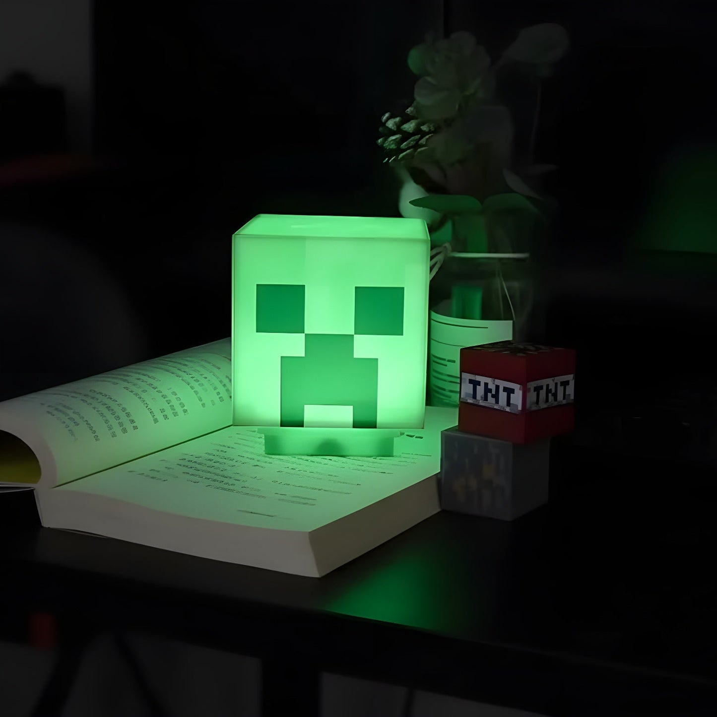 Pixel Explosive Green Ceramic Light